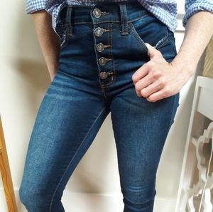 Super cute dark blue skinny jeans